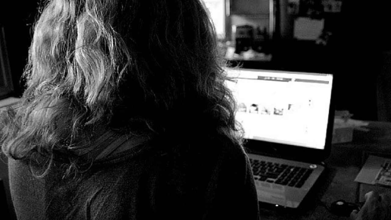Handle Negative Comments Online