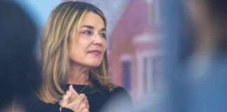 Savannah Guthrie Returns to Today Show Desk with Emotional Strength Amid Ongoing Search for Mother